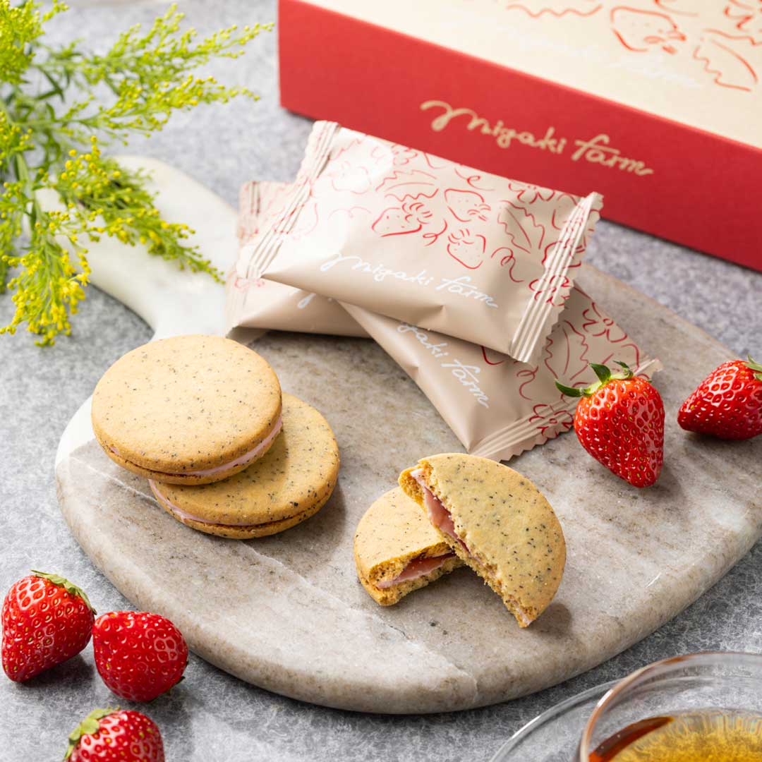 いちごミルクサンドクッキー（1箱4個入）